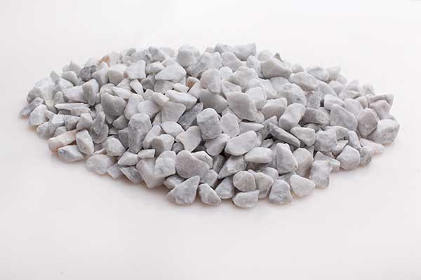 garden stones - chippings bianco carrara